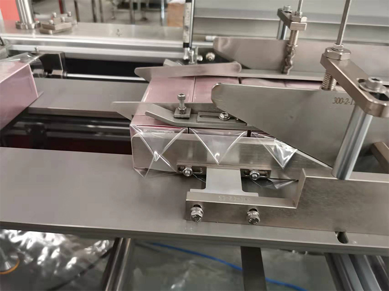 Semi-Automatic-Carton-Overwrap-Machine1